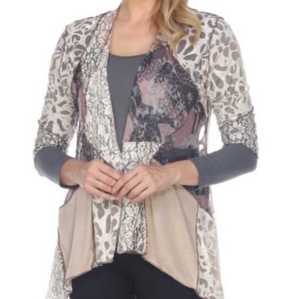 🆕️Beautiful lightweight open front blouse